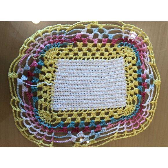 LOT of 6 VTG  Handmade crochet doilies. - Picture 4 of 16